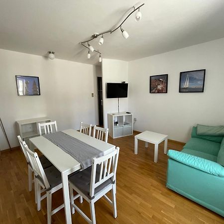 Apartment Tartini ไพราน ภายนอก รูปภาพ